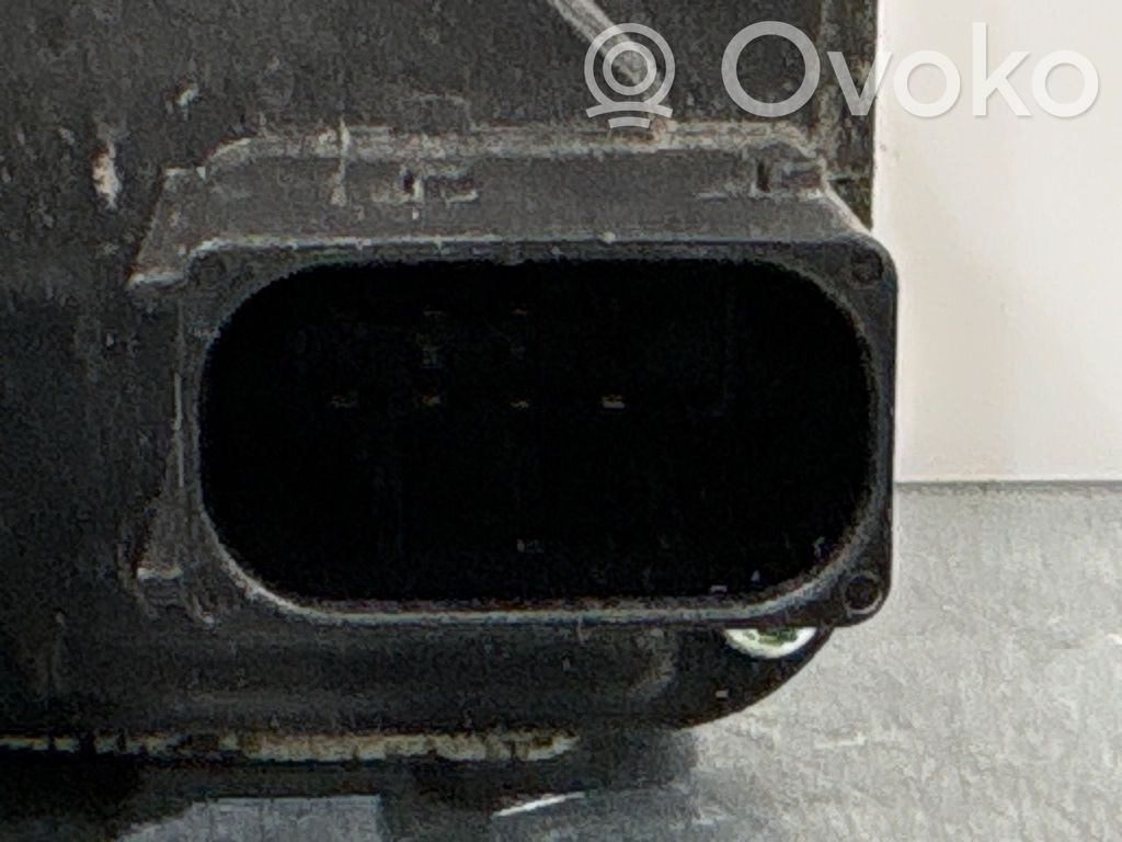 Tesla Model S Priekšpusē slēdzene 