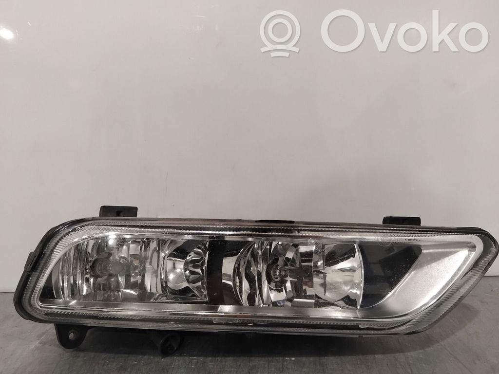 Volkswagen PASSAT B7 Fendinebbia anteriore