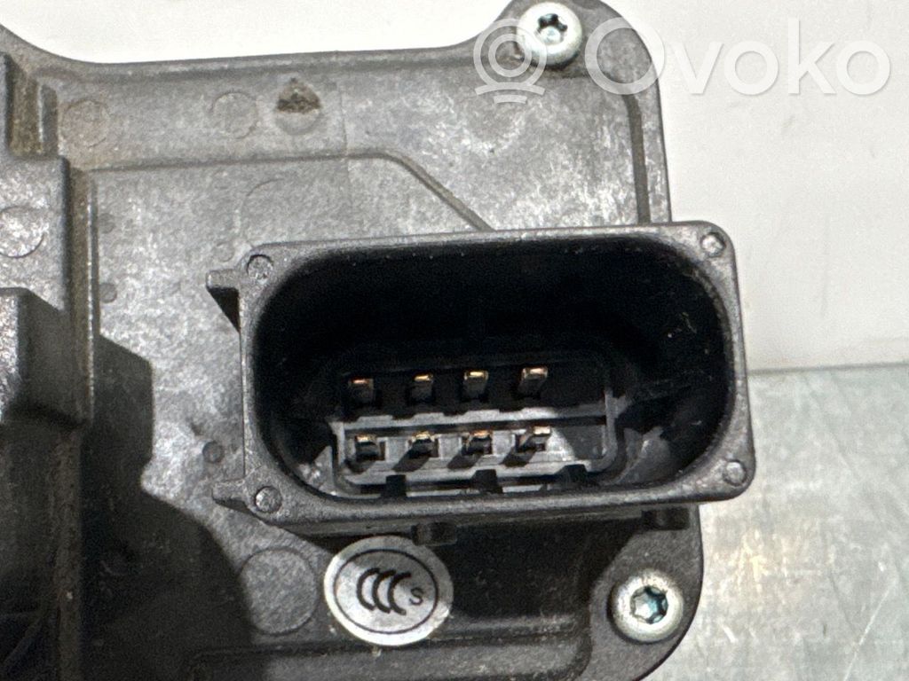 Tesla Model S Priekšpusē slēdzene 