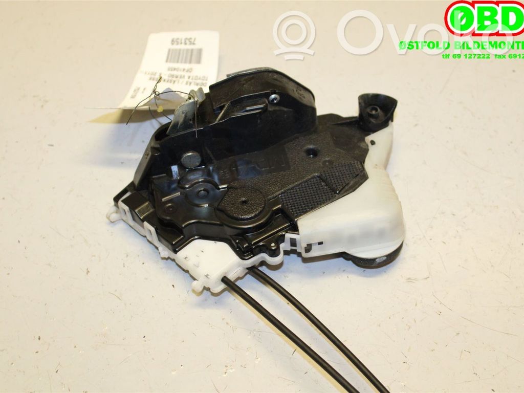 Toyota Verso-S Încuietoare ușă față 