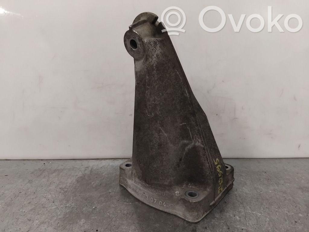 Mercedes-Benz C W204 Supporto di montaggio del motore
