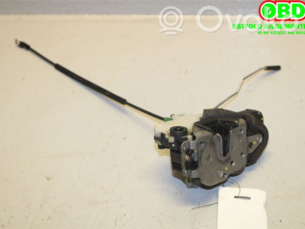 Opel Astra J Serratura portiera posteriore 