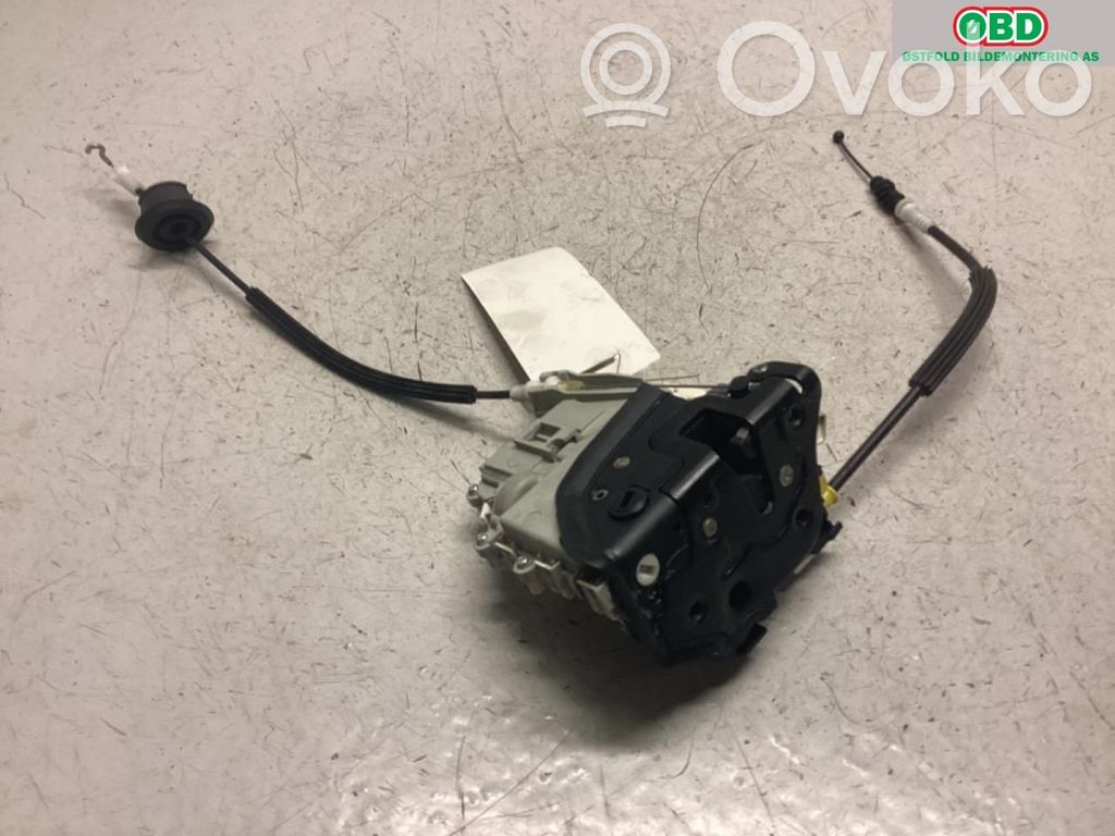 Audi A4 S4 B8 8K Zamek drzwi tylnych 