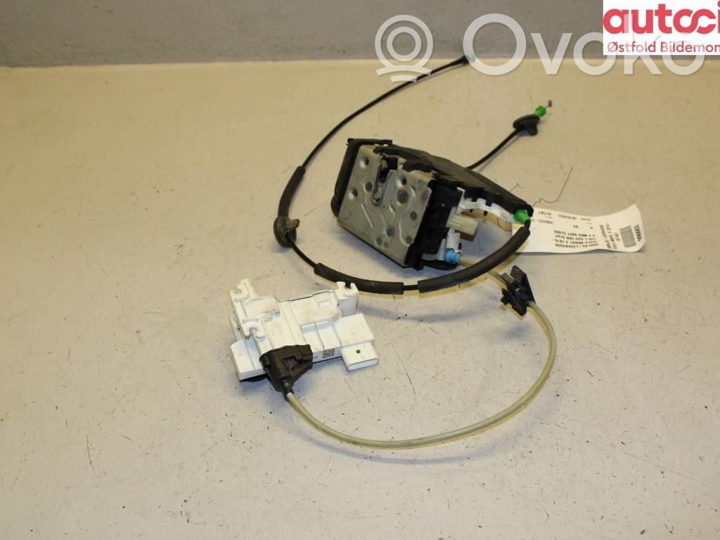 Tesla Model X Etuoven lukko 