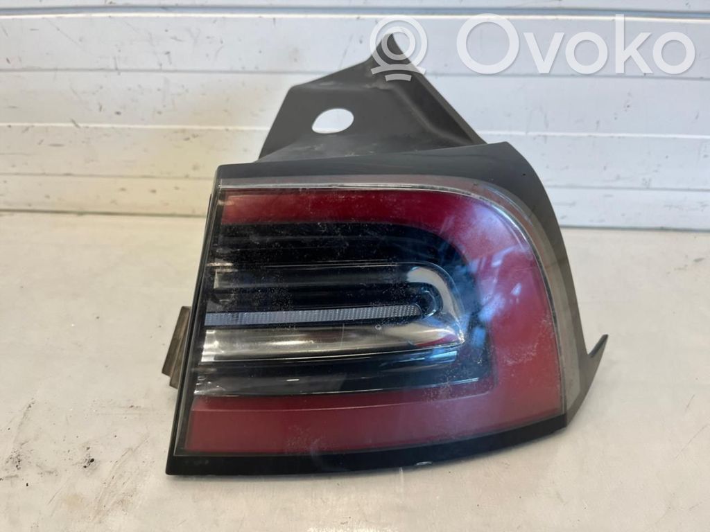 Tesla Model Y Takavalot 