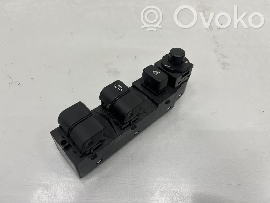 Mazda CX-3 Electric window control switch 
