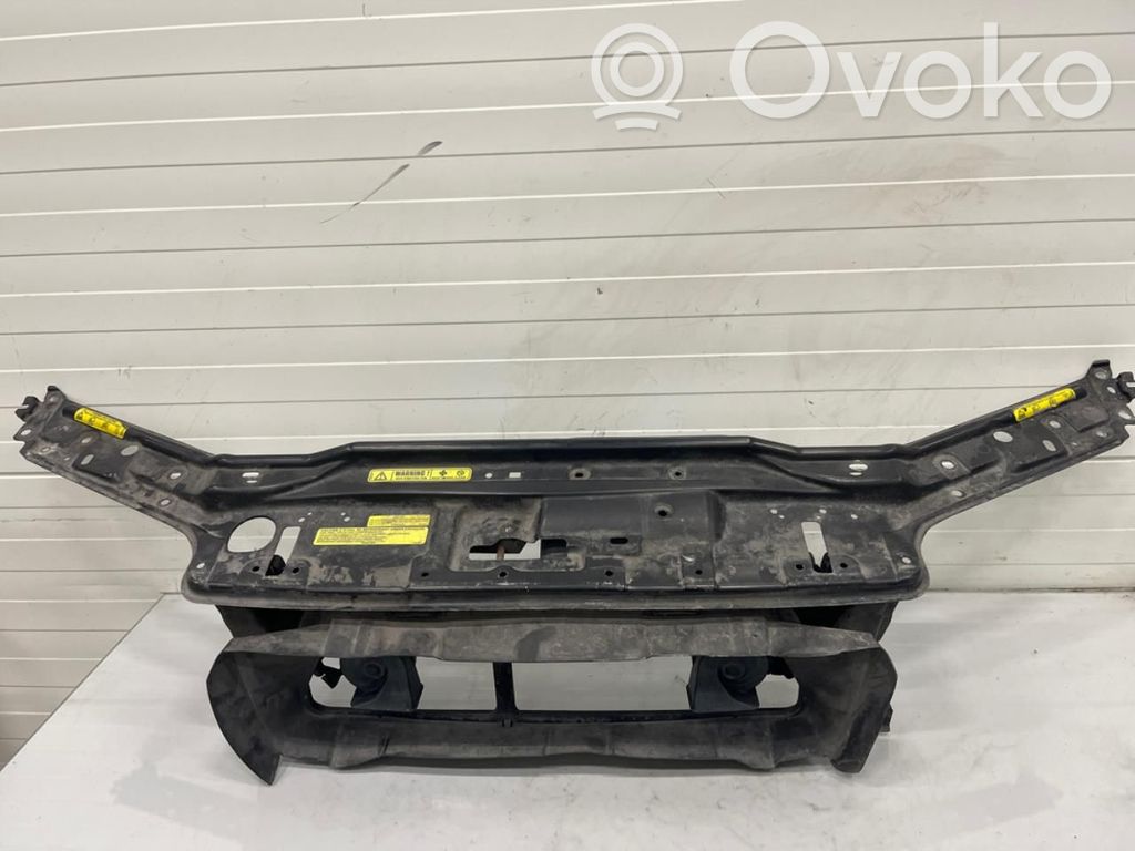 Volvo XC70 Pas przedni