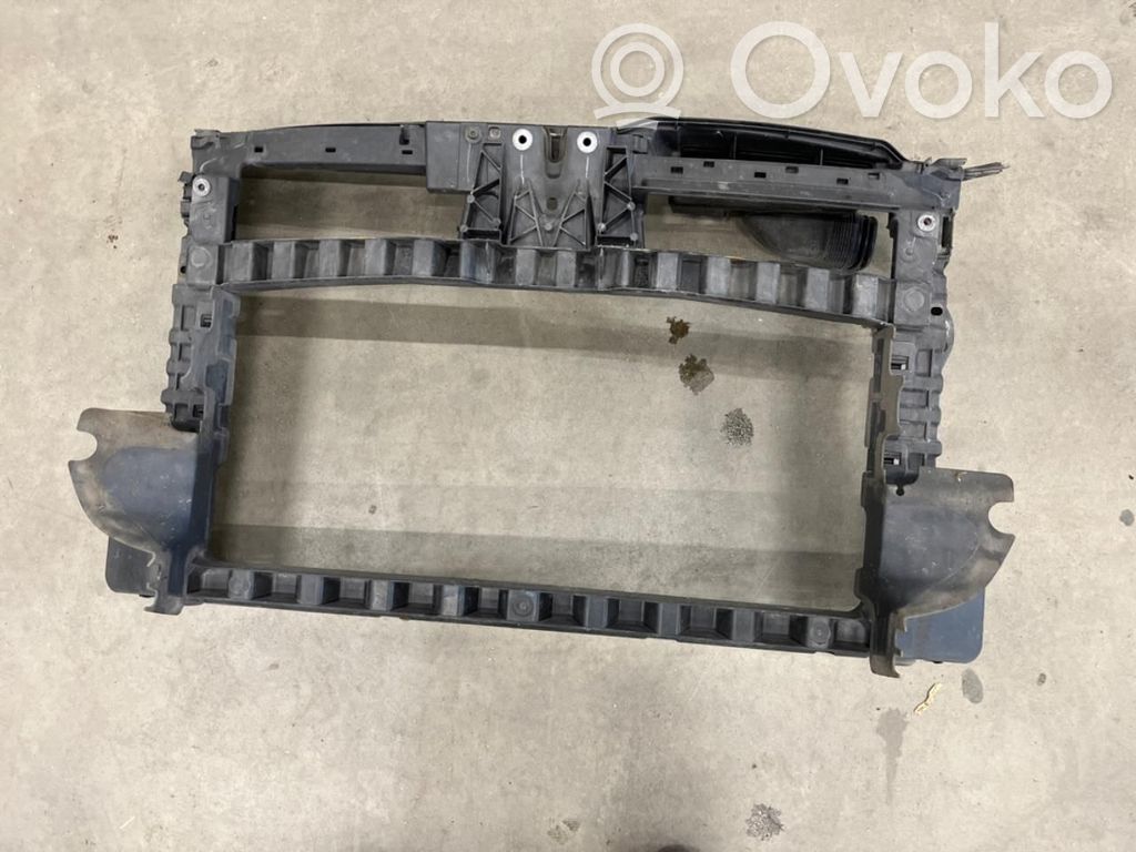 Volkswagen Golf VI Pas przedni 