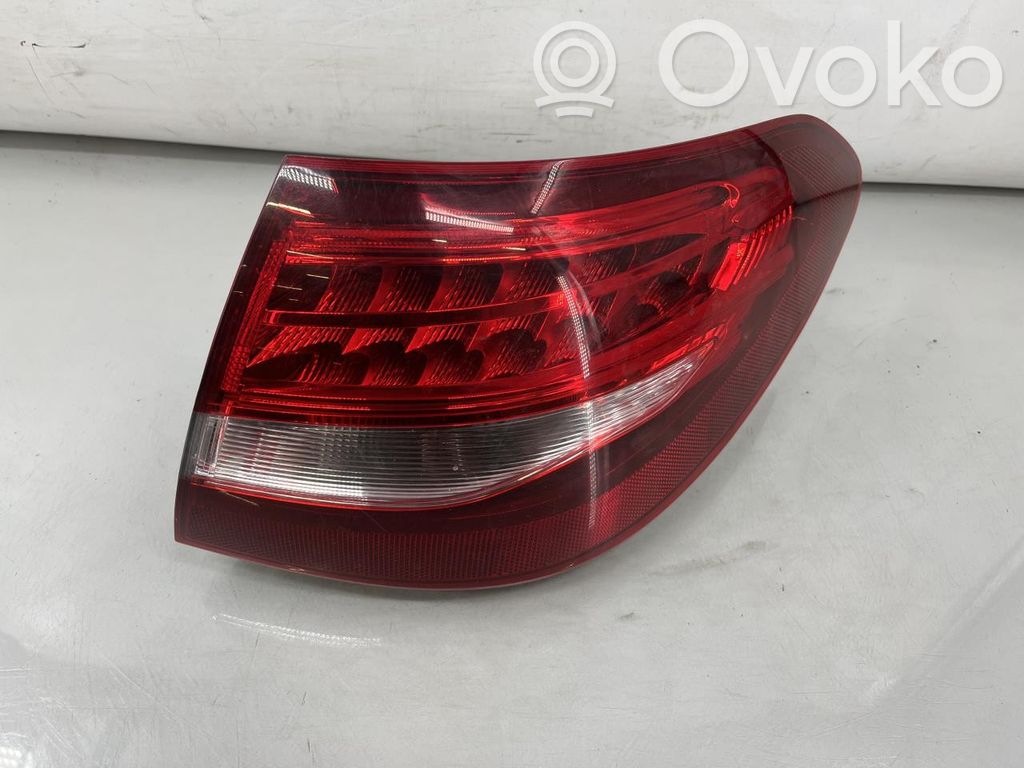 Mercedes-Benz C W205 Feux arrière / postérieurs