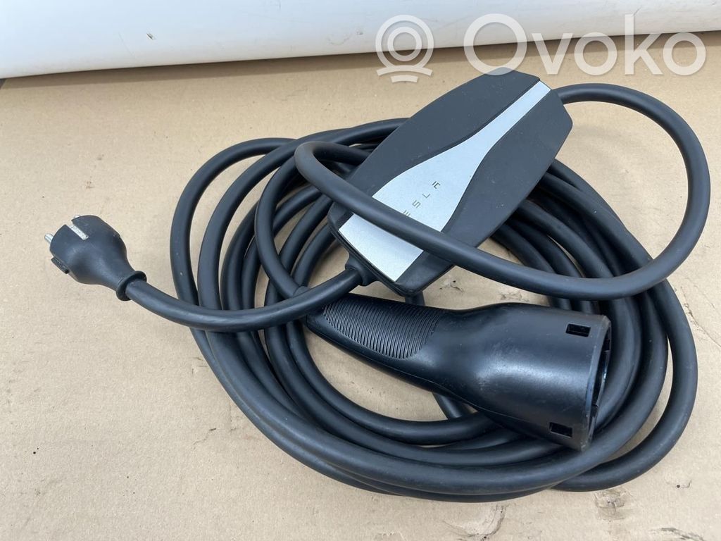 Tesla Model 3 Elektromobilio įkrovimo laidas 