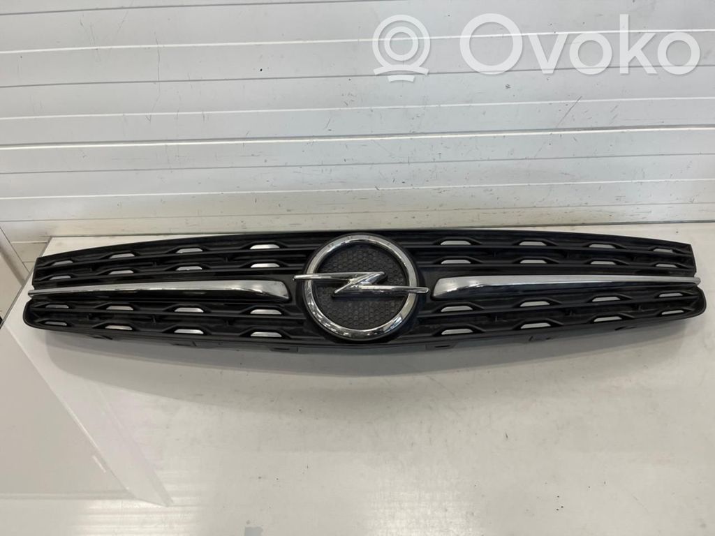 Opel Vivaro Front grill 