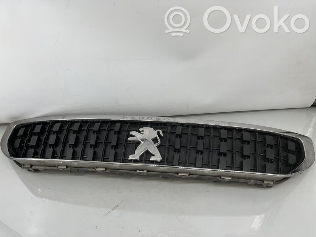 Peugeot Expert Rejilla delantera 