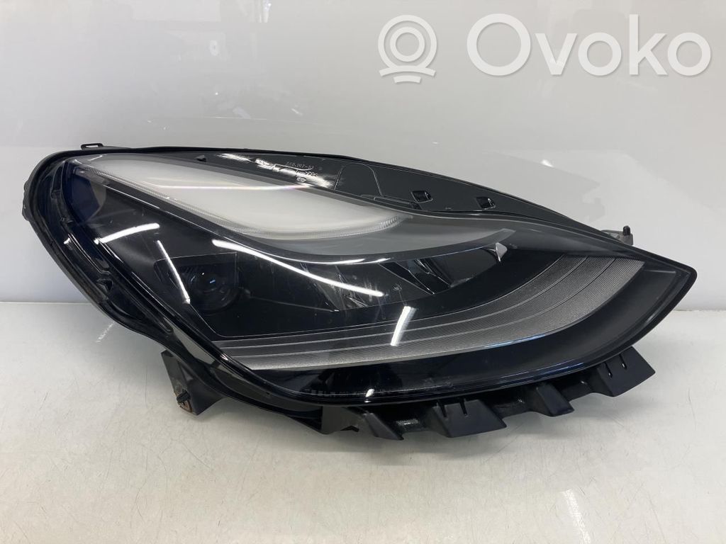 Tesla Model Y Scheinwerfer 