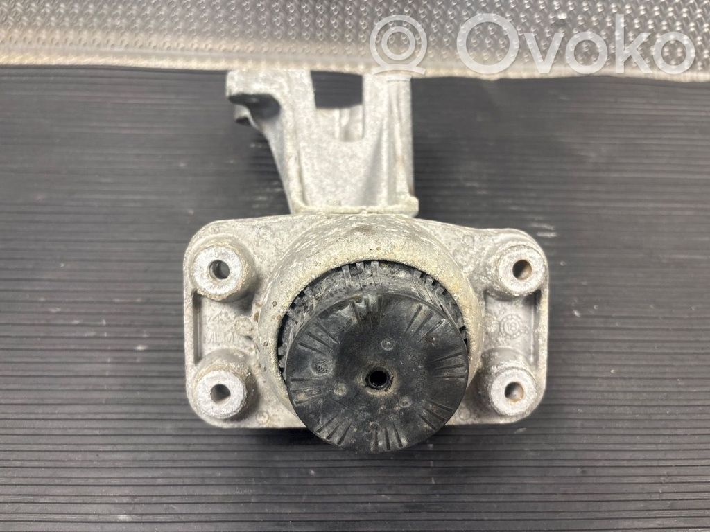 Land Rover Range Rover L405 Engine mount bracket 