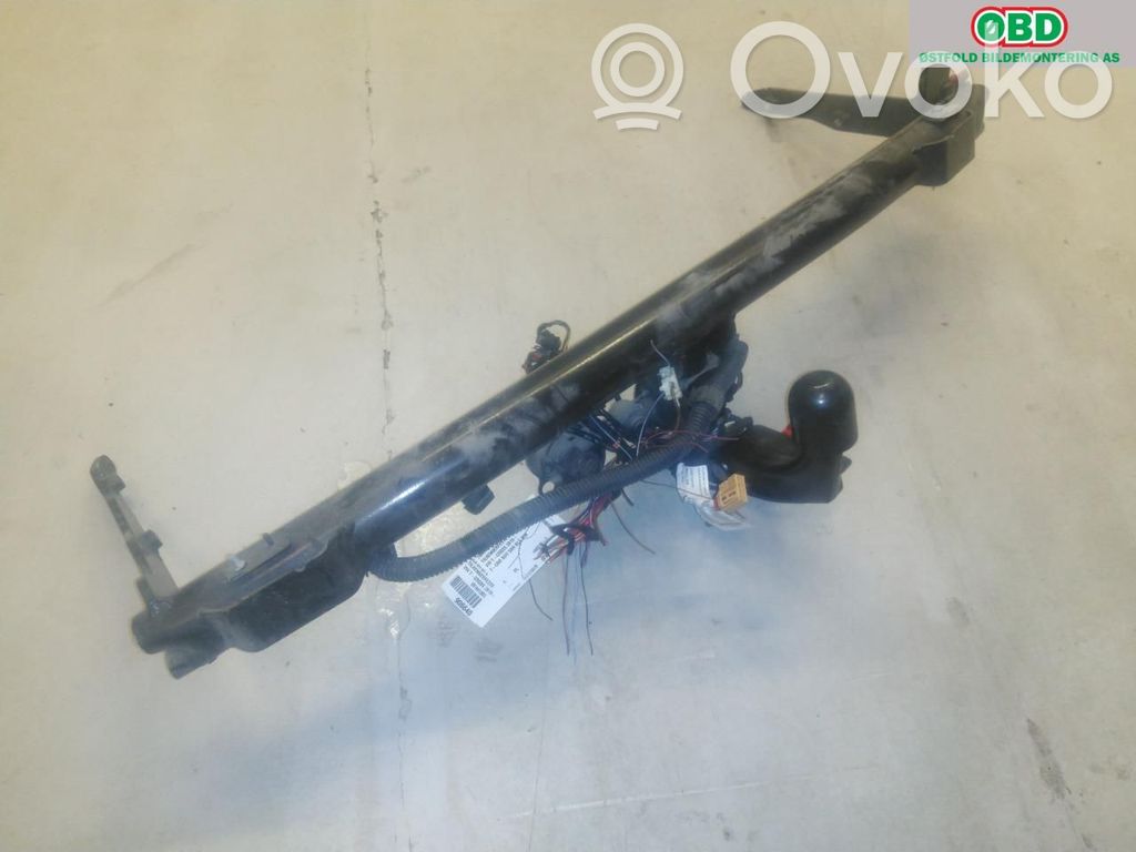 Hak holowniczy   2GM803881A,2GM803881A