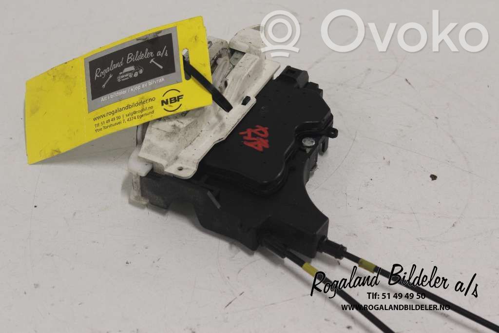 Mitsubishi Lancer VIII Front door lock 