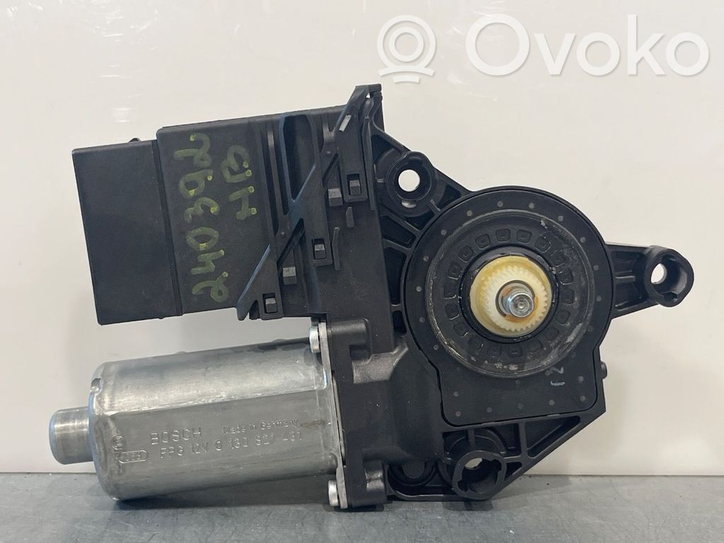 Volkswagen Golf VI Lève-vitre électrique de porte avant