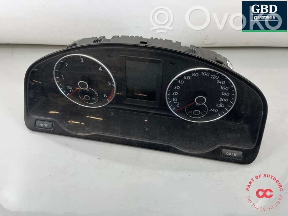 Volkswagen Transporter - Caravelle T5 Licznik / Prędkościomierz 
