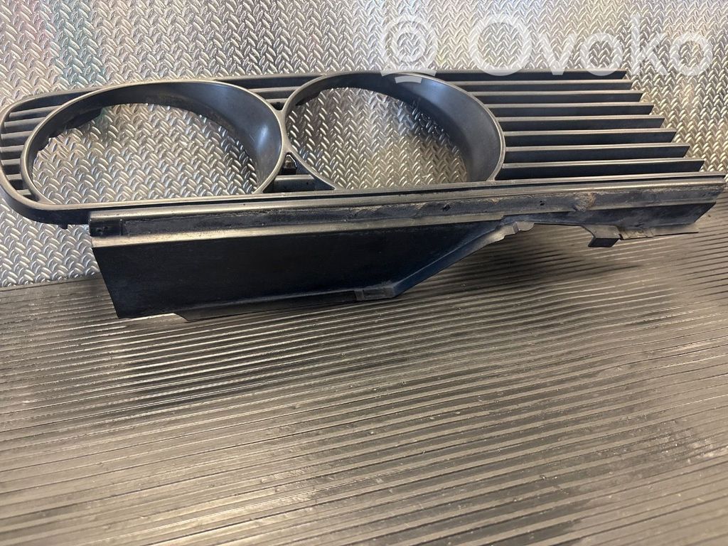 BMW 3 E30 Dashboard side air vent grill/cover trim 