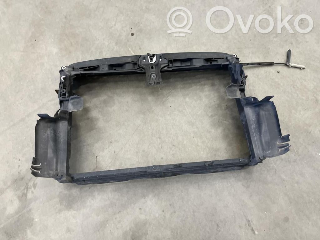 Volkswagen e-Golf Pas przedni 