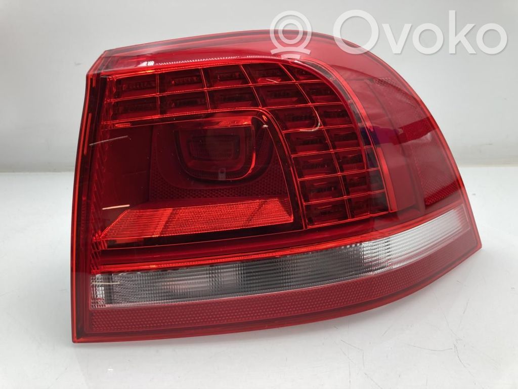 Volkswagen Touareg II Luci posteriori 