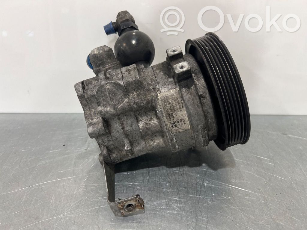 BMW 7 E65 E66 Vairo stiprintuvo siurblys 