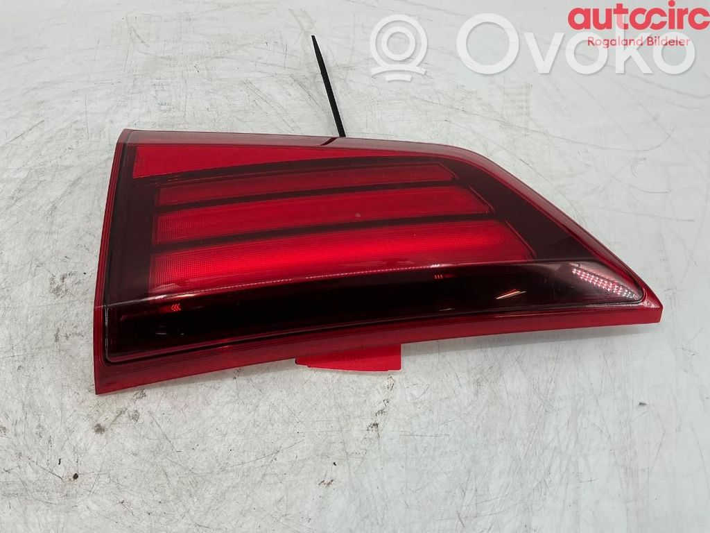 Mitsubishi Outlander Luci posteriori