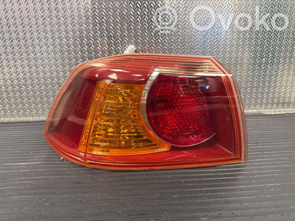 Mitsubishi Lancer VIII Galinis žibintas kėbule 
