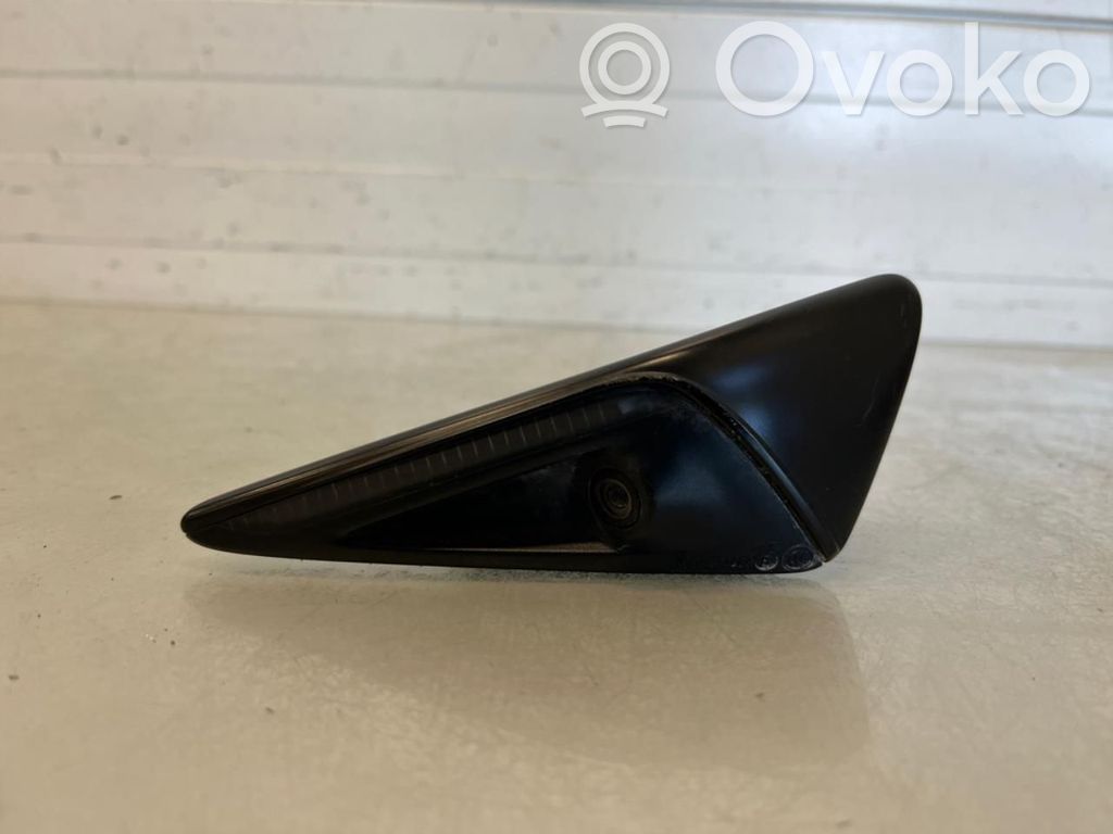Tesla Model Y Windshield/windscreen camera 
