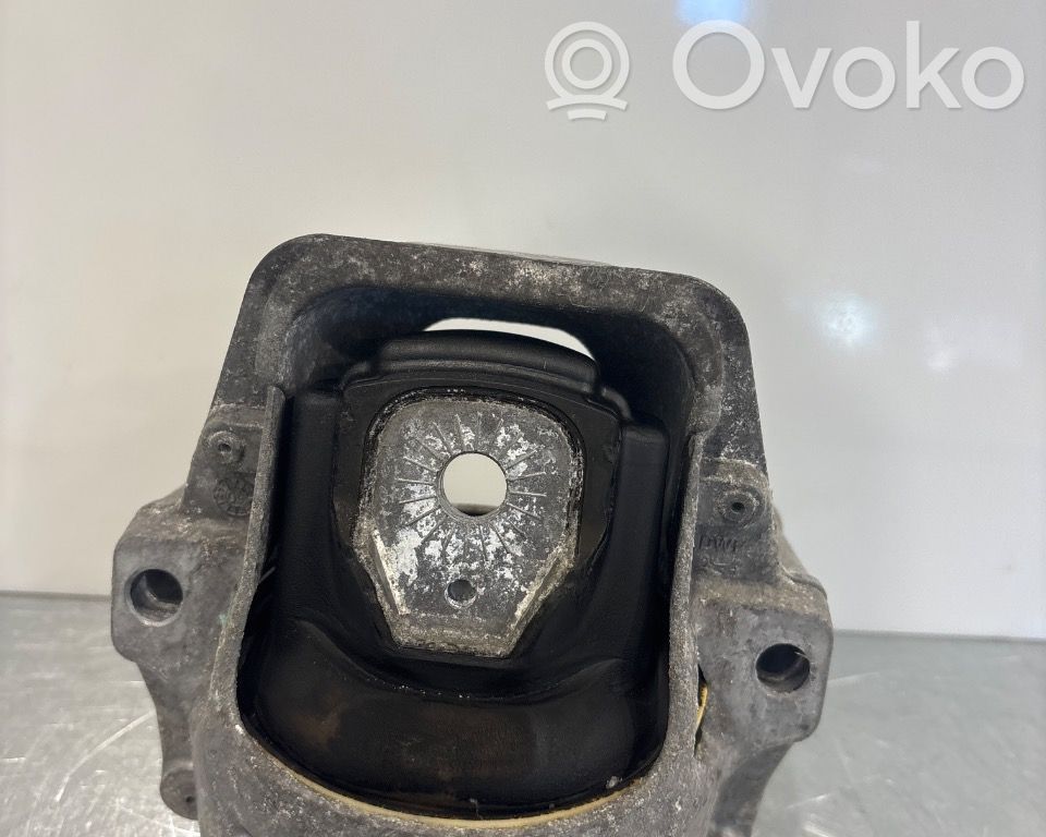 Audi A5 8T 8F Engine mount bracket 