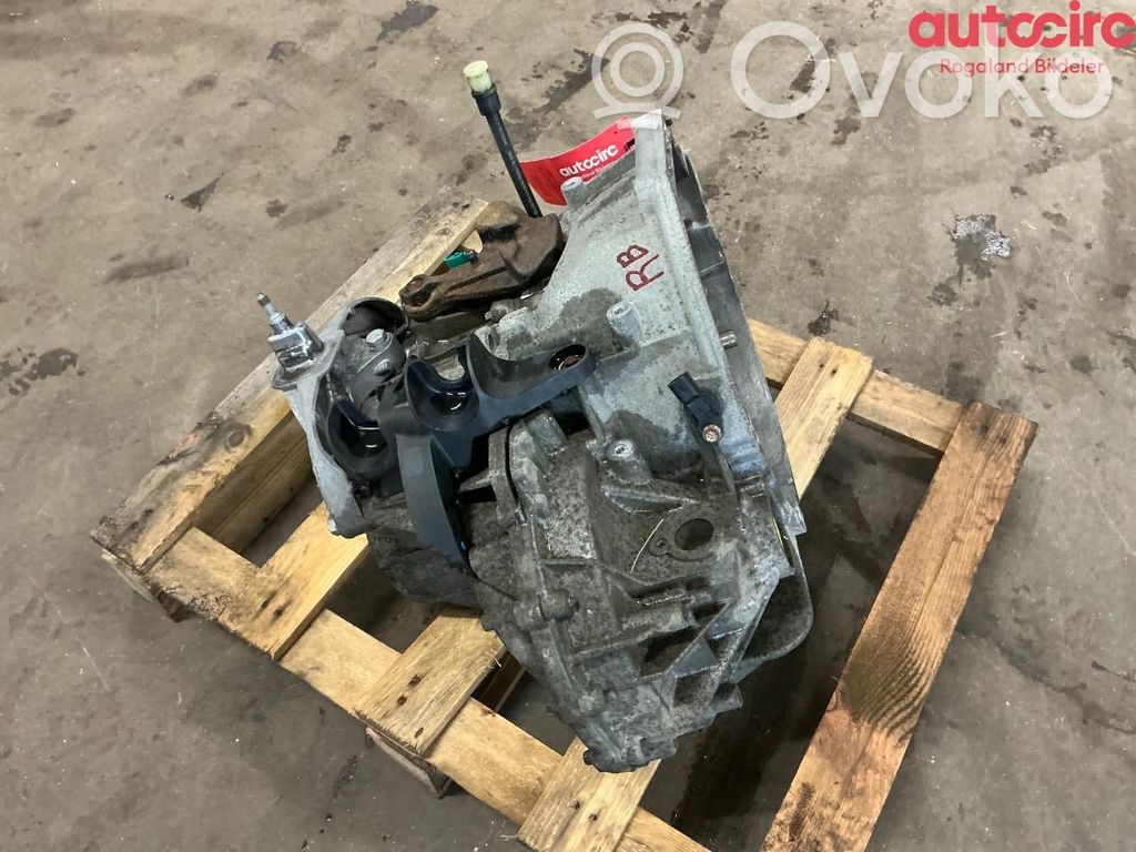 Opel Vivaro Manualna 6-biegowa skrzynia biegów 