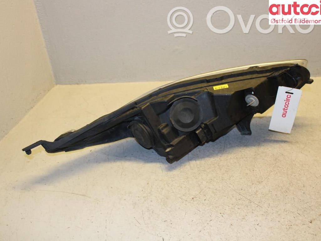 Ford Fiesta Lampa przednia 