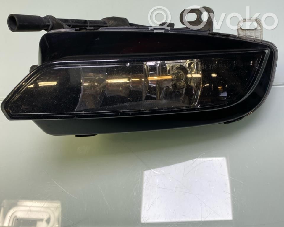 Etusumuvalo   8V0941700C,8V0941700H,1NE01083210,1NE01083210,8V0941700C,8V0941700H