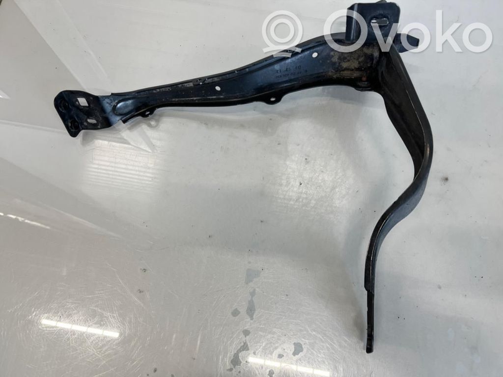 Mercedes-Benz E W212 Staffa angolare del supporto di montaggio del paraurti