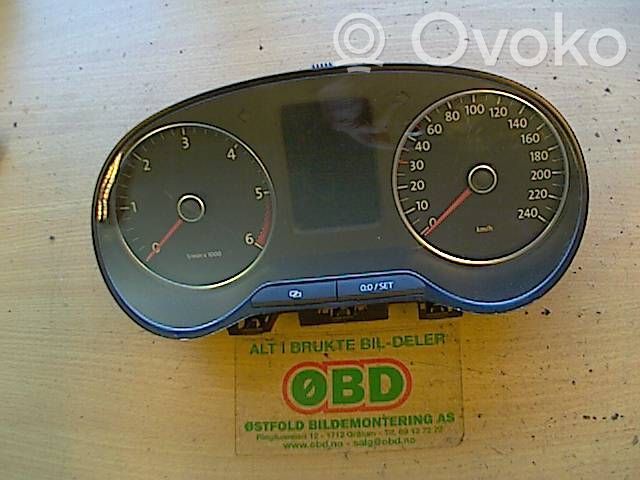 Volkswagen Polo V 6R Compteur de vitesse tableau de bord 