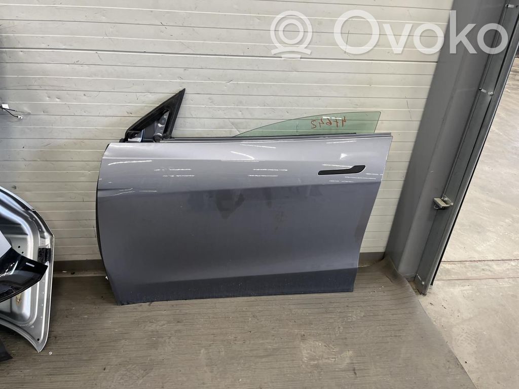 Tesla Model Y Juniper Puerta delantera