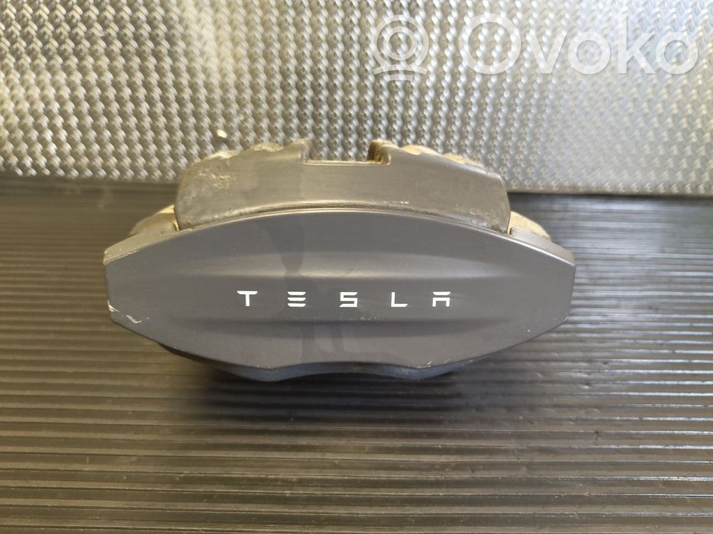 Tesla Model X Takajarrusatula 