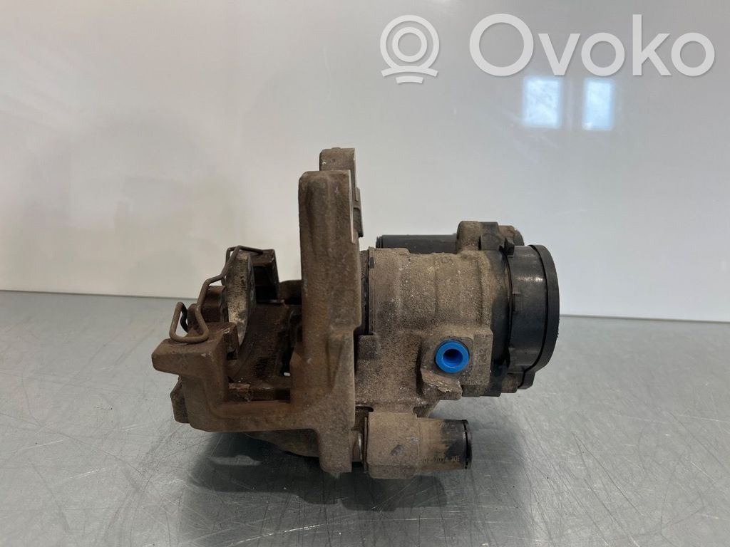Volvo XC40 Etrier frână spate 