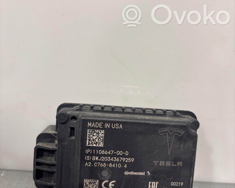 Tesla Model 3 Senzor radar distronic 