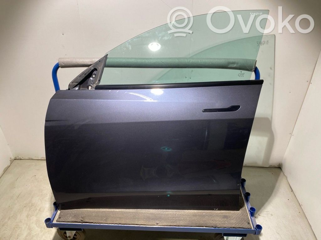 Tesla Model Y Durvis 