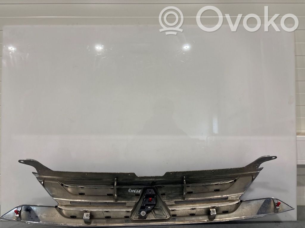 Mitsubishi Outlander Etusäleikkö 