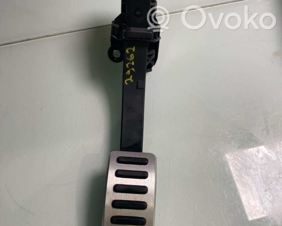 Volvo XC40 Pedale dell’acceleratore 