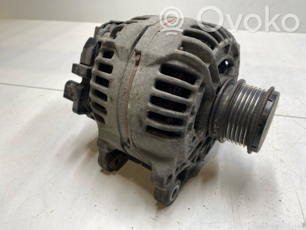 Audi A4 S4 B7 8E 8H Generatore/alternatore 