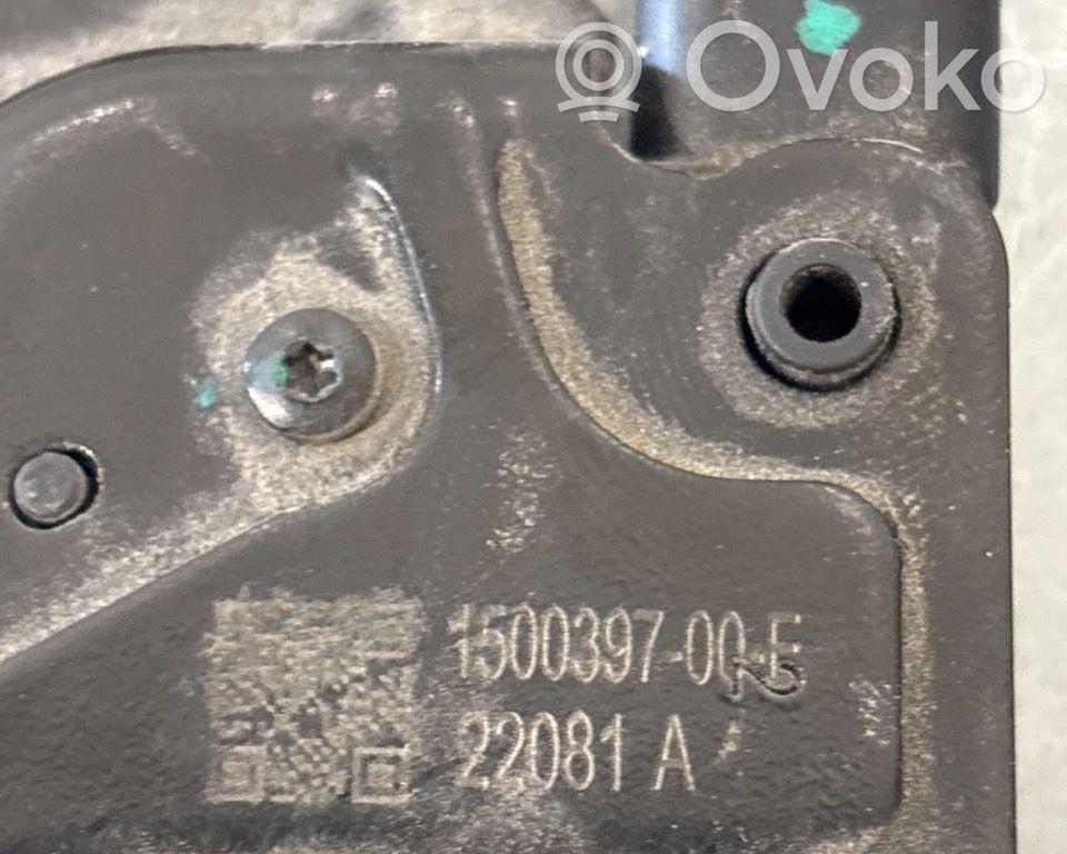 Tesla Model Y Konepellin lukituksen vastakappale 