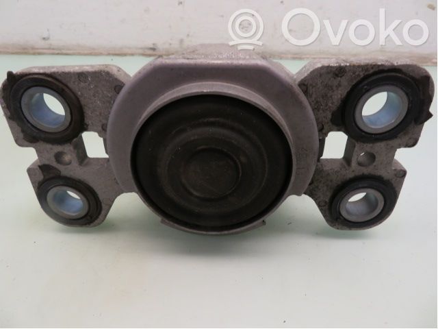 Volvo XC70 Supporto di montaggio del motore