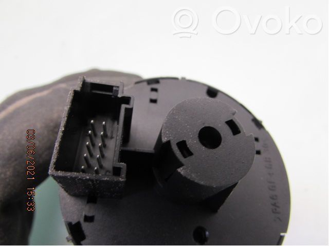 Volkswagen PASSAT B7 Interrupteur d’éclairage 