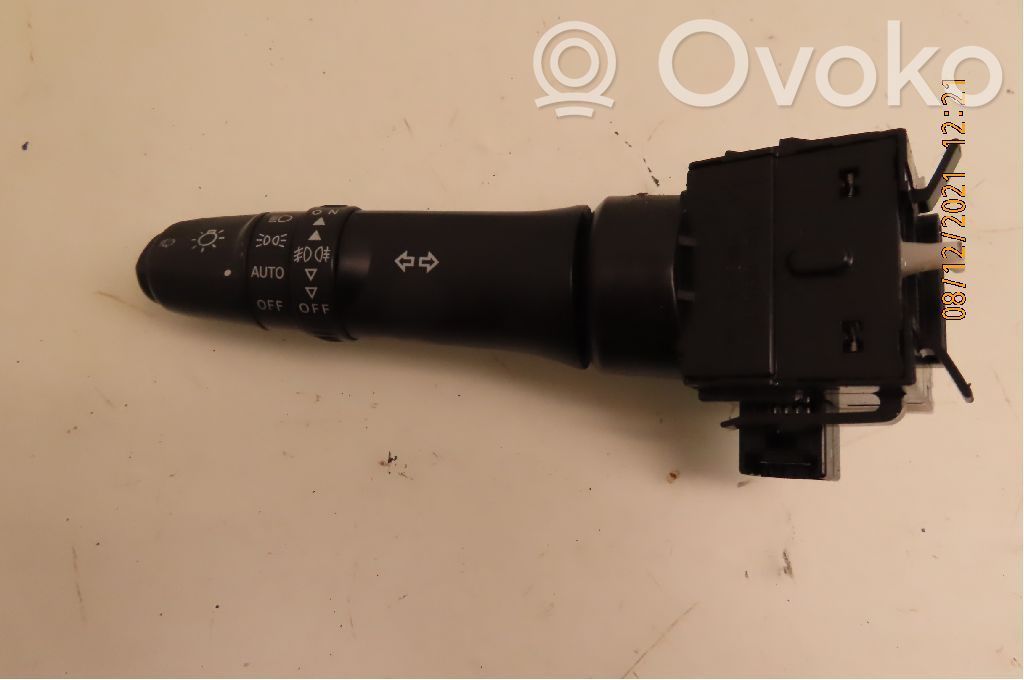 Mitsubishi Outlander Otros interruptores/perillas/selectores