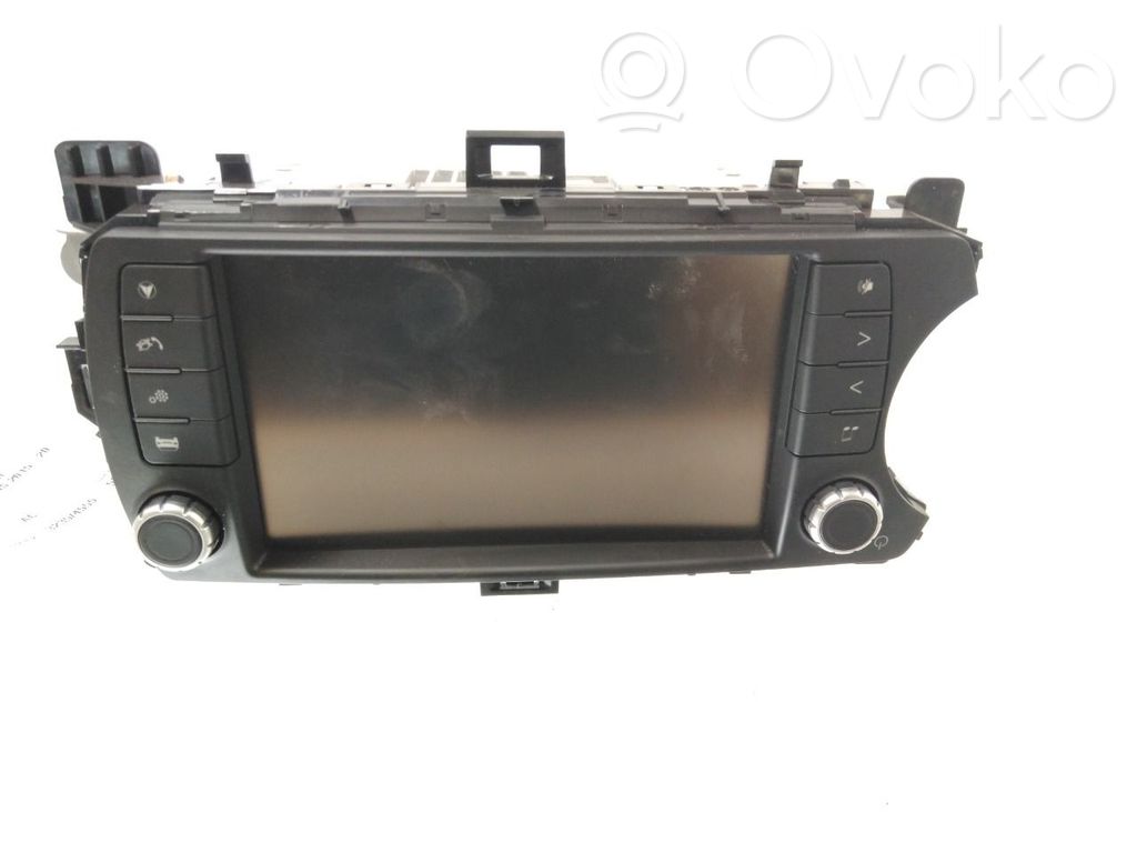 Toyota Yaris Panel / Radioodtwarzacz CD/DVD/GPS 