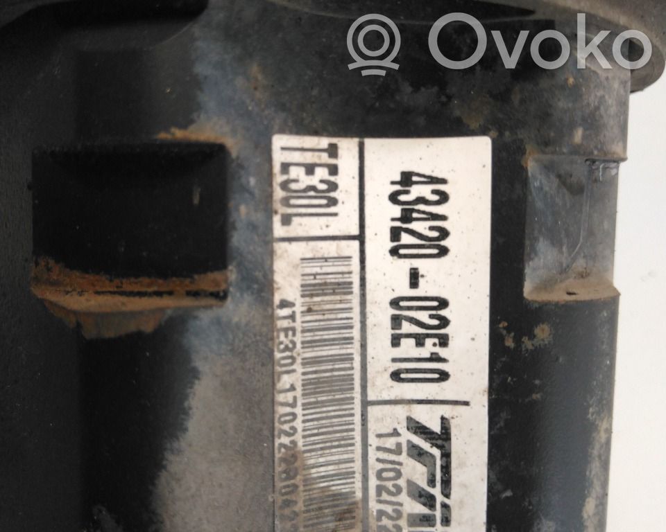 Toyota Prius+ (ZVW40) Etuvetoakseli 