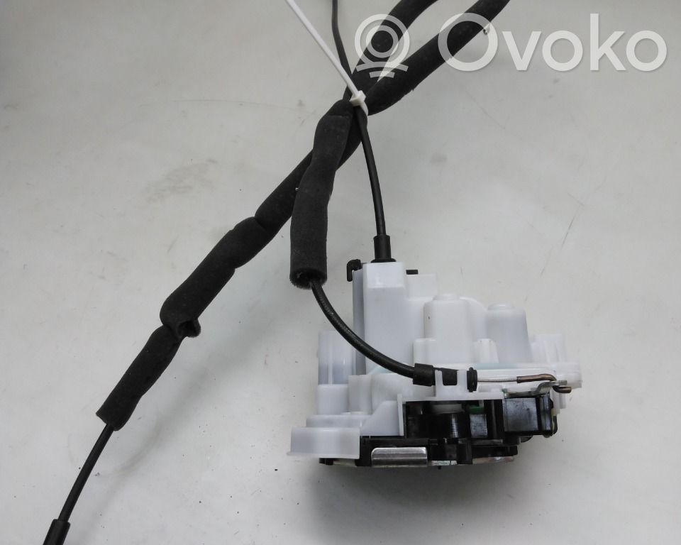 Opel Combo D Takaoven lukko 